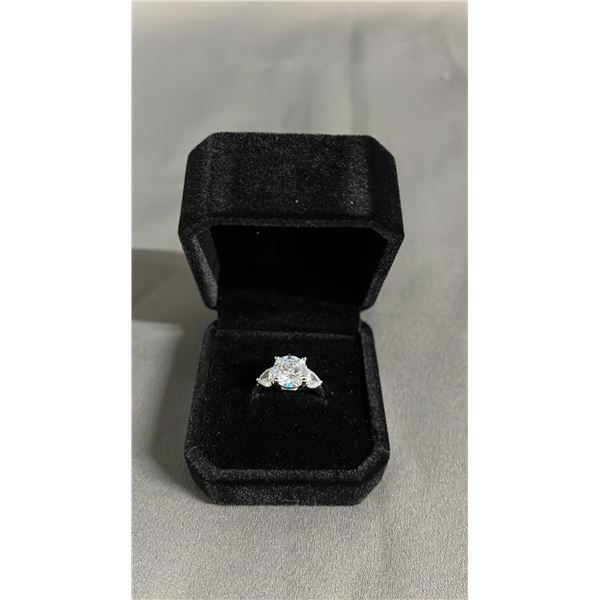 NEW .925 SILVER 3CT SIMULATED DIAMOND (CZ) TRINITY RING WITH HEART SIDE STONES