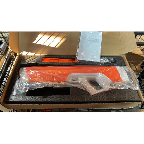 *NEW IN BOX* WATER GUN