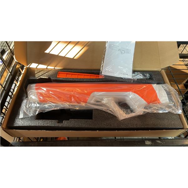 *NEW IN BOX* WATER GUN