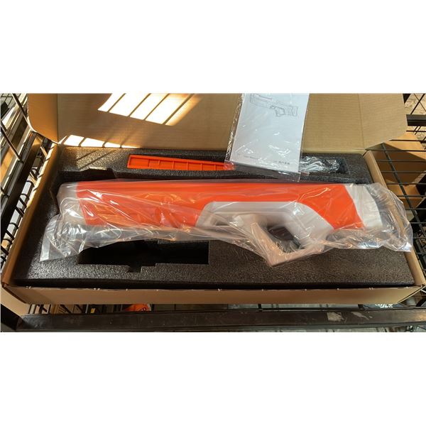 *NEW IN BOX* WATER GUN