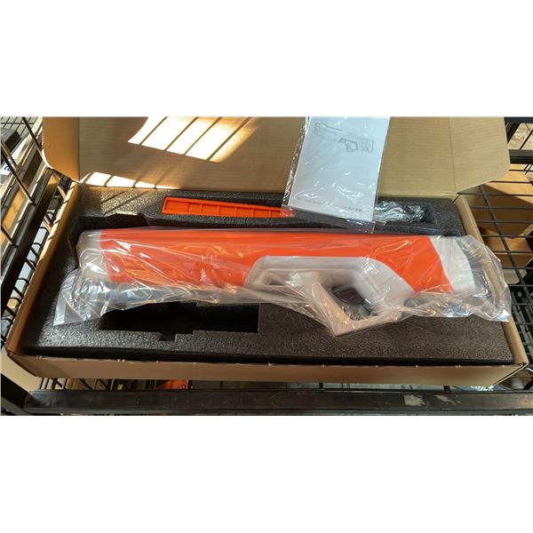 *NEW IN BOX* WATER GUN