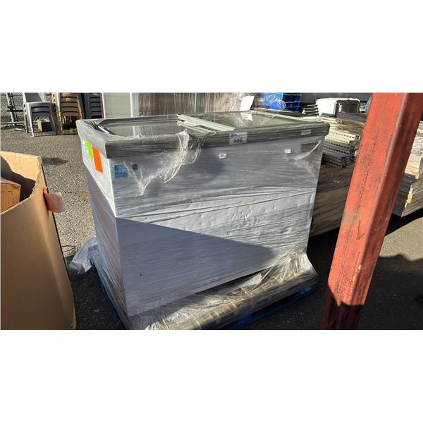 FRIGIDAIRE COMMERCIAL CHEST FREEZER