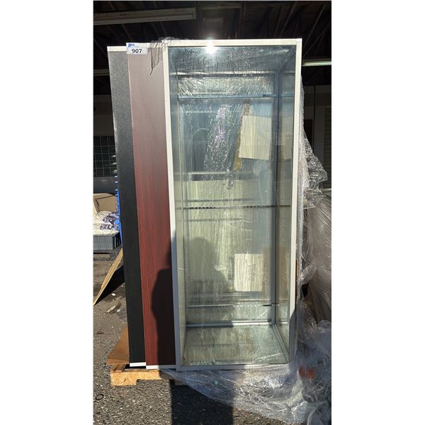 PALLET OF SHOWCASES