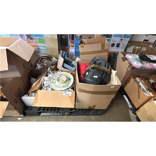PALLET OF ASSORTED ITEMS INCLUDING; JVC CD STEREO, BONE CHINA, LAMP & MORE