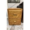 Image 1 : 2-DRAWER OAK CABINET 20.5" X 25" X 28"