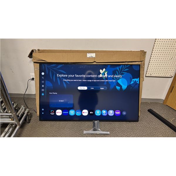 SAMSUNG 55" QLED TV WITH STAND (NO REMOTE): - *HORIZONTAL DEAD PIXEL LINE/CABLE NEEDS REPAIR*