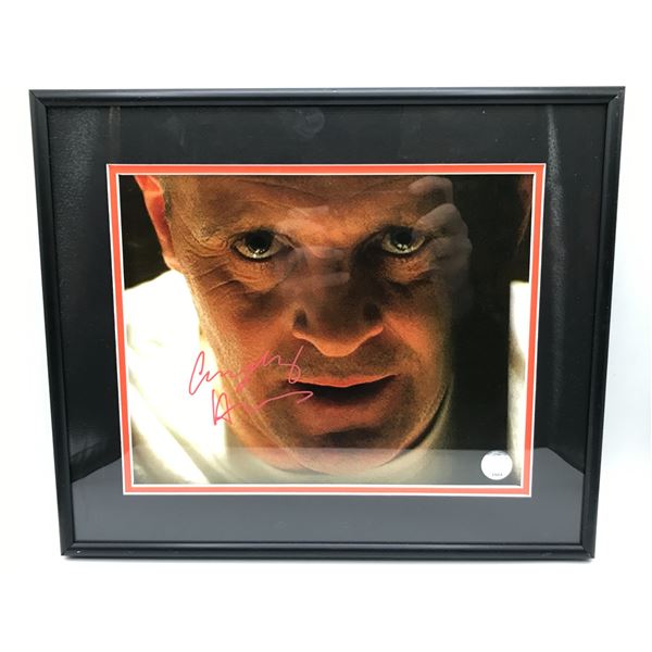 ANTHONY HOPKINS SIGNED AND FRAMED SILENCE OF THE LAMBS 8X10 - KB COA