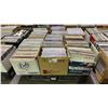 Image 1 : PALLET OF ASSORTED VINYL RECORDS