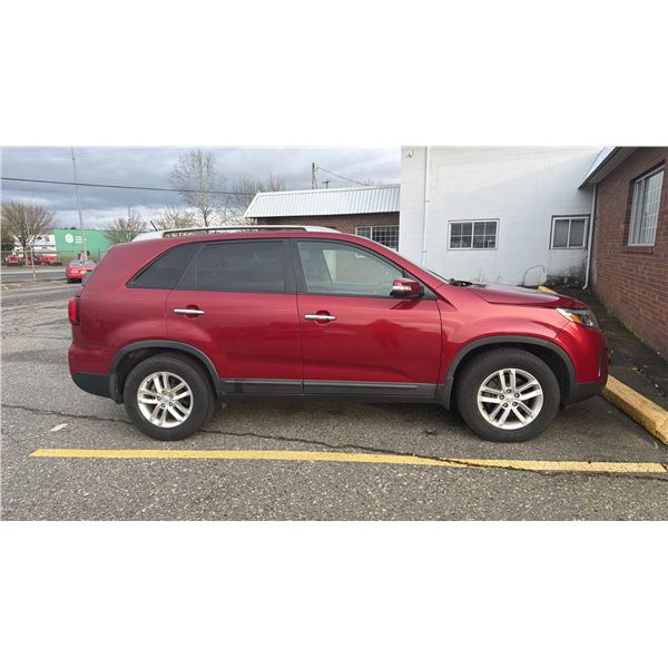 2015 KIA SORENTO GDI, 4DR SUV, RED, VIN 5XYKT3A60FG556008,