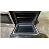 Image 3 : FRIGIDAIRE GALLERY INDUCTION STOVE WITH CONVECTION OVEN