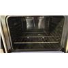 Image 4 : FRIGIDAIRE 4-BURNER ELECTRIC RANGE WITH CONVENTIONAL OVEN