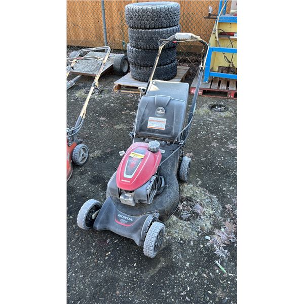 HONDA EASY START GAS LAWN MOWER WITH GRASS CATCHER