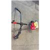 Image 4 : YARD MACHINES 71 CC GAS WEED WHACKER