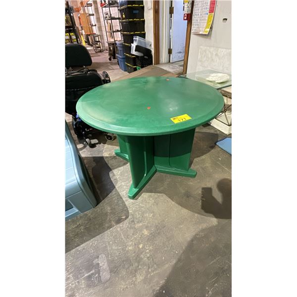 ROUND PLASTIC TABLE WITH REMOVABLE TOP 41.5" X 29"