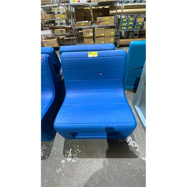 CORTECH SABRE PLASTIC SECTIONAL LOUNGE CHAIR (BLUE) (CRACKED ON TOP)
