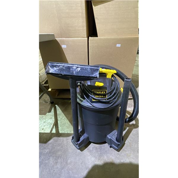 STANLEY 4 HP 6 GALLON WET/DRY VACUUM WITH HOSE & ATTACHMENTS