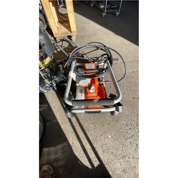 HUSQVARNA PW 2000 ELECTRIC PRESSURE WASHER (UNKNOWN WORKING CONDITION, MAY BE MISSING PARTS &