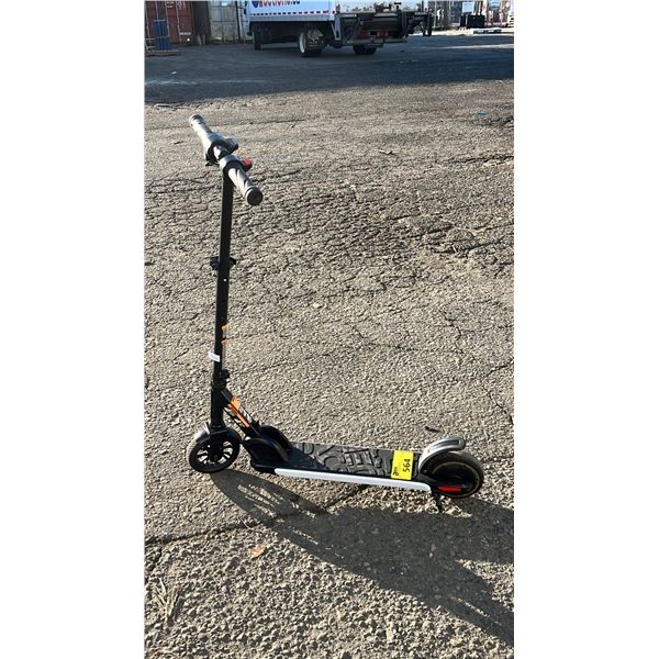 JETSON KIDS LIGHT-UP E-SCOOTER WITH BATTERY (NO CHARGER, UNKNOWN WORKING CONDITION)