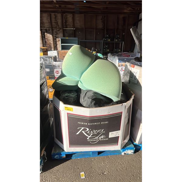 PALLET OF ASSORTED ITEMS INCLUDING; FOAM MATTRESS TOPPER, SEALY INFLATABLE MATTRESSES, FRYING PANS
