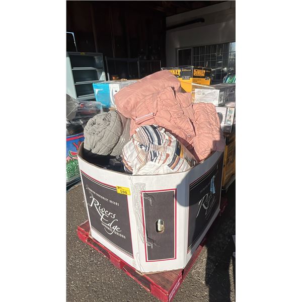 PALLET OF ASSORTED BEDDING