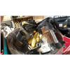 Image 2 : PALLET OF ASSORTED ITEMS INCLUDING; DEWALT WET/DRY VACUUMS, TOILET SEAT, AIR FRYER & MORE