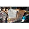 Image 2 : PALLET OF ASSORTED MICROWAVES (UNKNOWN WORKING CONDITION, MAY BE MISSING PARTS & PIECES)