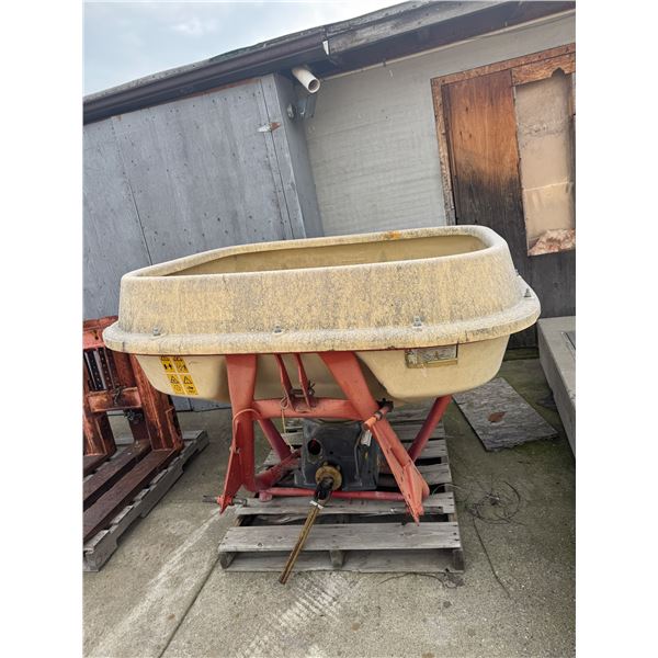 Vicon PS1153 fertiliser spreader.