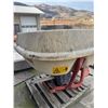 Image 6 : Vicon PS1153 fertiliser spreader.