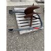 Image 1 : Auger and other item