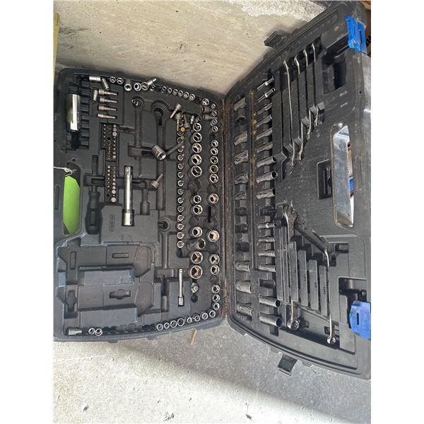 Motor master socket and tool not complete