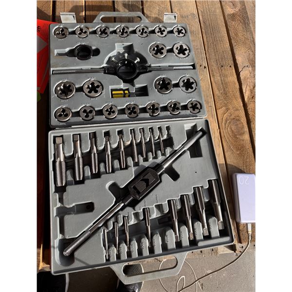 Tap and die set