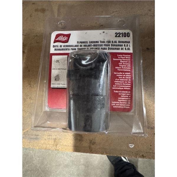 Flywheel locking tool for 6.6 L Duramax