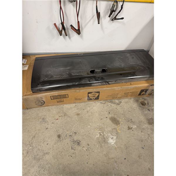 Dodge pick up tailgate