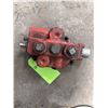Image 1 : Cross hydraulic control valve.