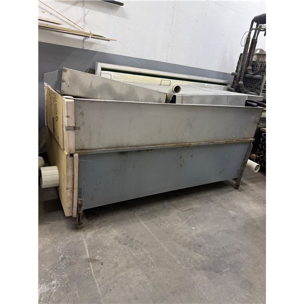 Refrigeration tank with coils