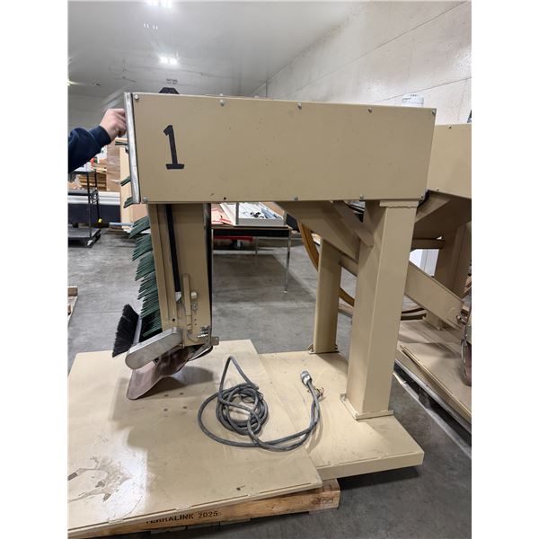 Conveyor system for boxing and begging produce needs motor