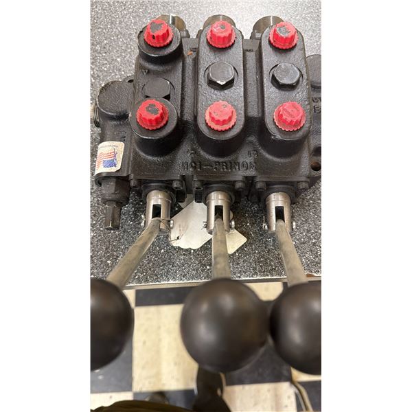 Hydraulic 3 spool control valve
