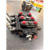 Image 4 : Hydraulic 3 spool control valve
