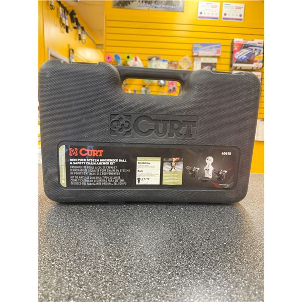 CURT  OEM puck system gooseneck ball and safety chain in circuit kit