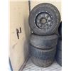 Image 1 : Tires 06 350 LT 285/75R 17