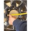 Image 3 : Tires 06 350 LT 285/75R 17