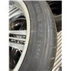 Image 3 : Tires 285/45R 20 2114H 2002 navigator
