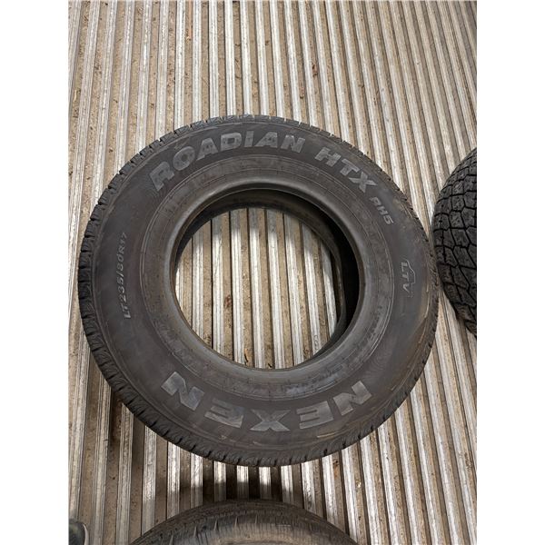 Borrow ADIAN  HT RH5 tire LT 235/80 R 17