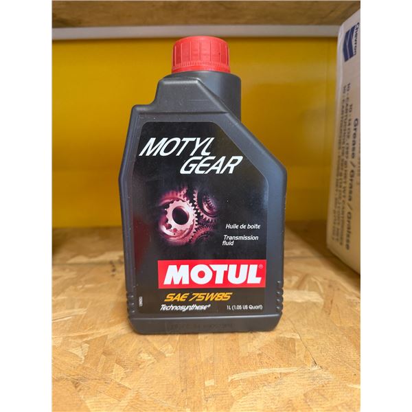 MOTUL sAW 75W 85 transmission fluid