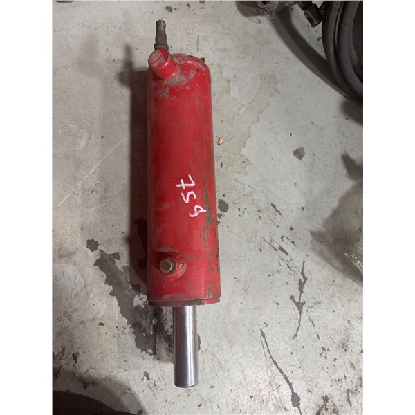 hydraulic cylinder