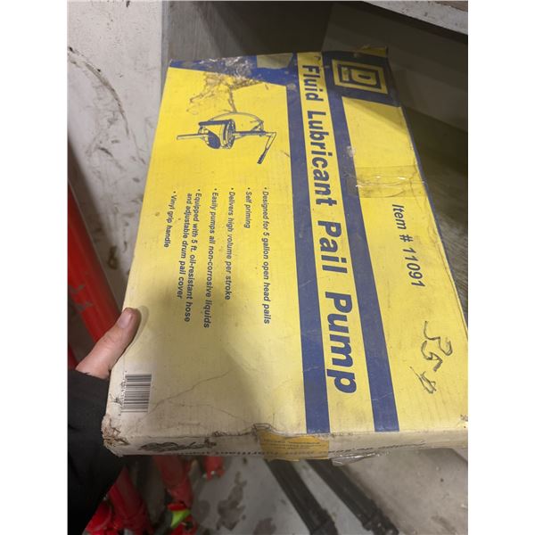 Fluid lubricant pale pump