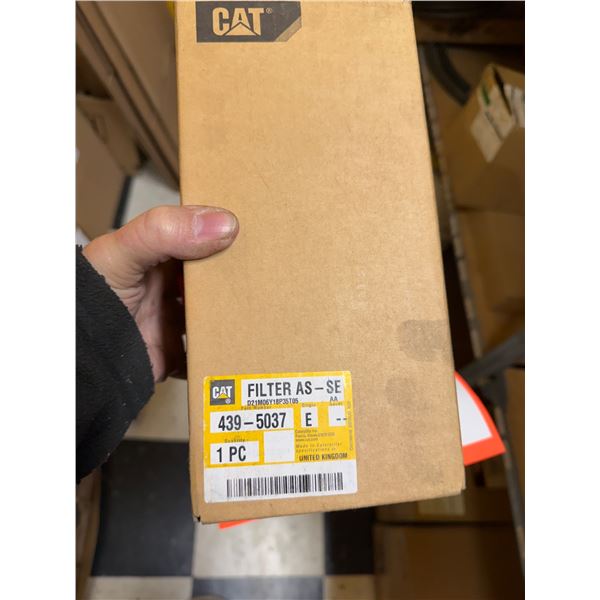 CAT filter 439–5037