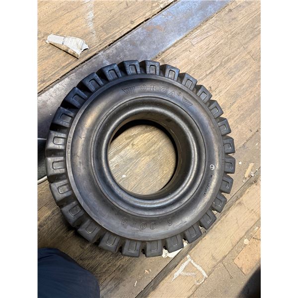 2 Westlake tires CL619