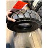 Image 2 : 2 Westlake tires CL619