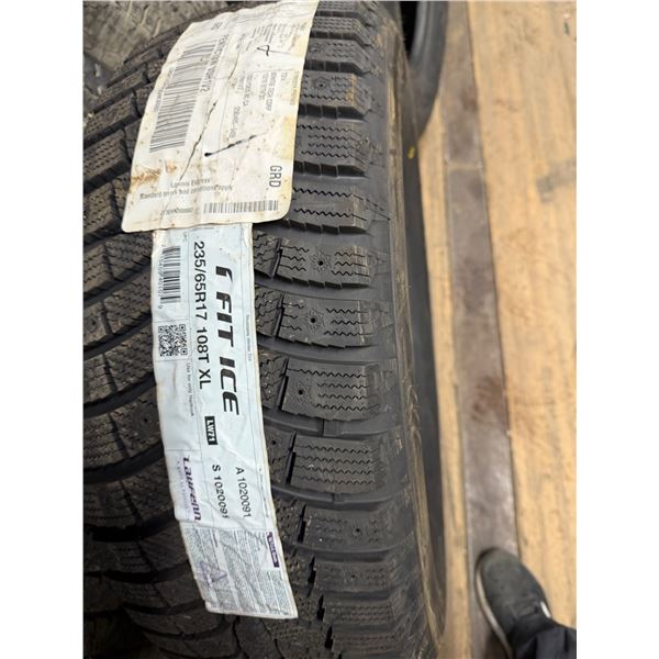 Tire fit ice 235/65R 17